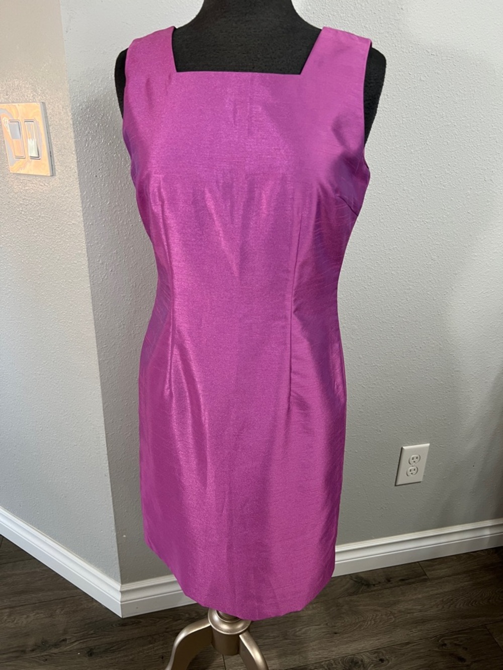 Amanda Smith Square Neck Sheath Dress in Fuchsia